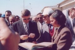 87-Visit-to-BA-site-by-prime minster-of-Norway 2000